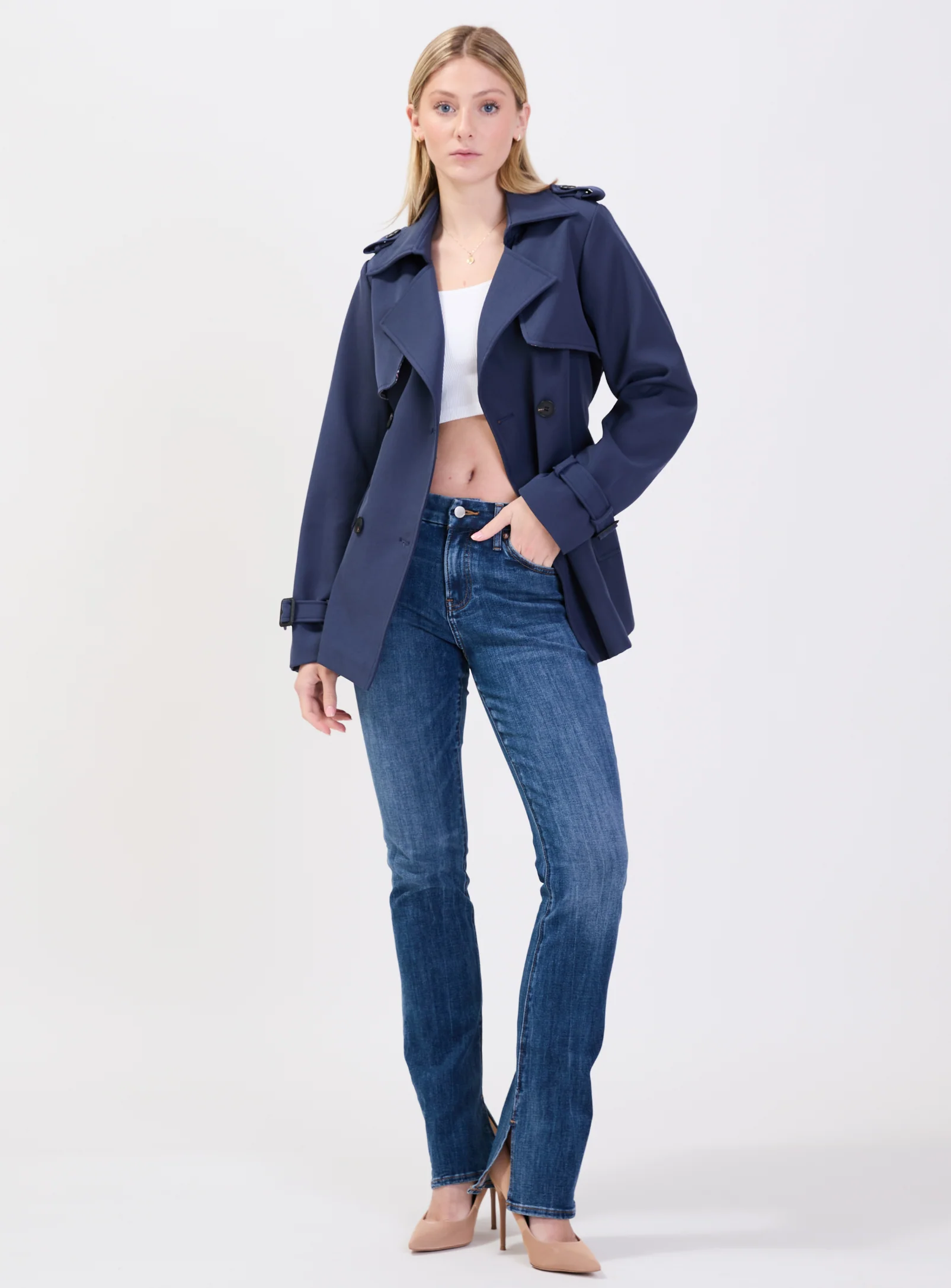 AUBREY | Short Double Breasted Belted Trench Coat || AUBREY | Trench-Coat Court à Double Boutonnage Ceinturé - Image 12