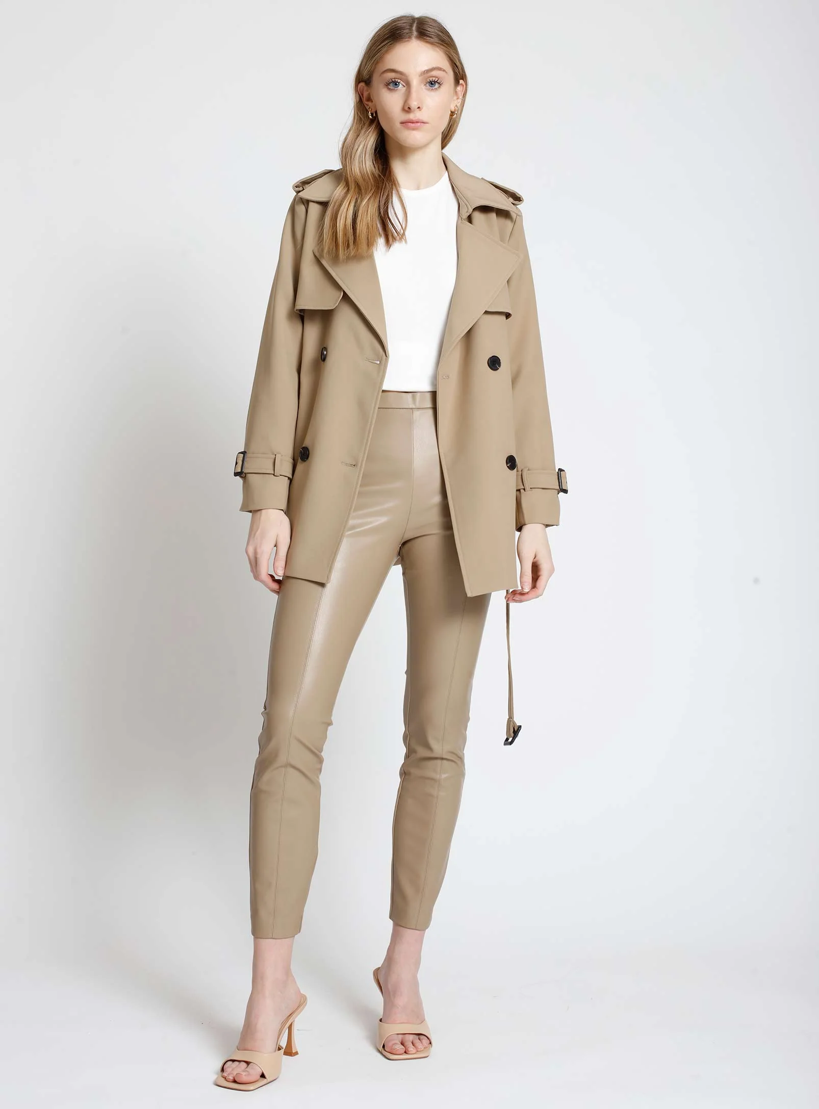 AUBREY | Short Double Breasted Belted Trench Coat || AUBREY | Trench-Coat Court à Double Boutonnage Ceinturé - Image 5