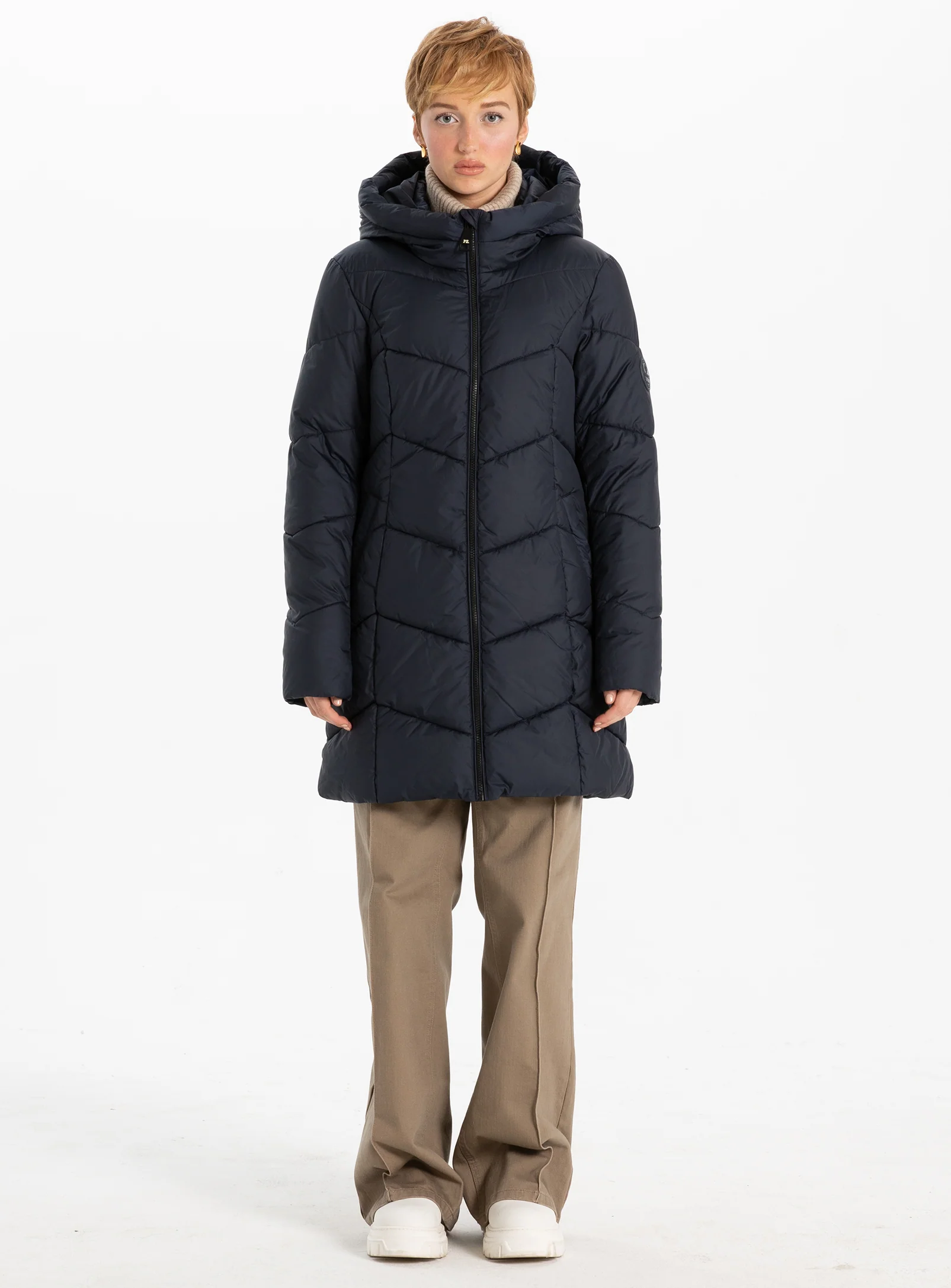 JOSEPHINA | Classic Long Puffer Design ||JOSEPHINA | Design classique de doudoune longue - Image 22