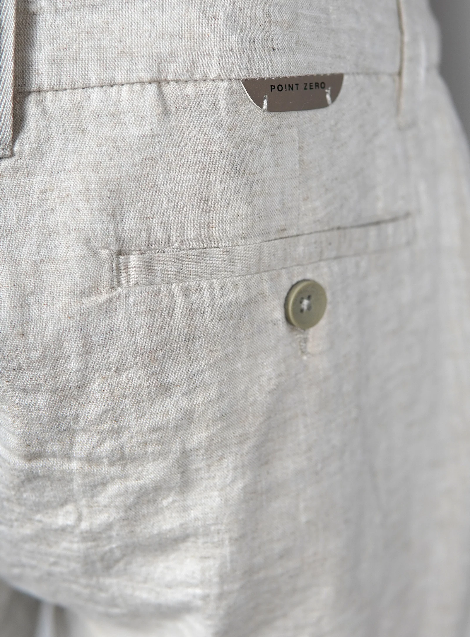 LIAM | Linen Flat Front Shorts with 9" Inseam|| LIAM | Short en lin à devant plat avec entrejambe de 9 po - Image 25