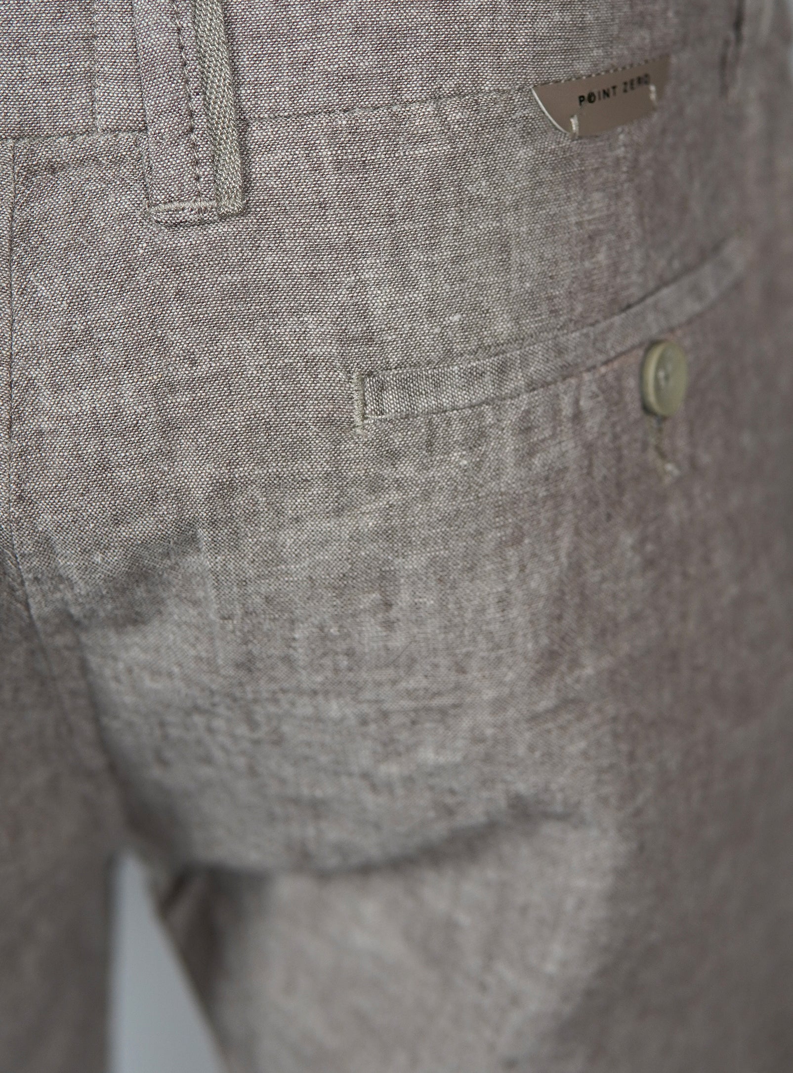 LIAM | Linen Flat Front Shorts with 9" Inseam|| LIAM | Short en lin à devant plat avec entrejambe de 9 po - Image 35