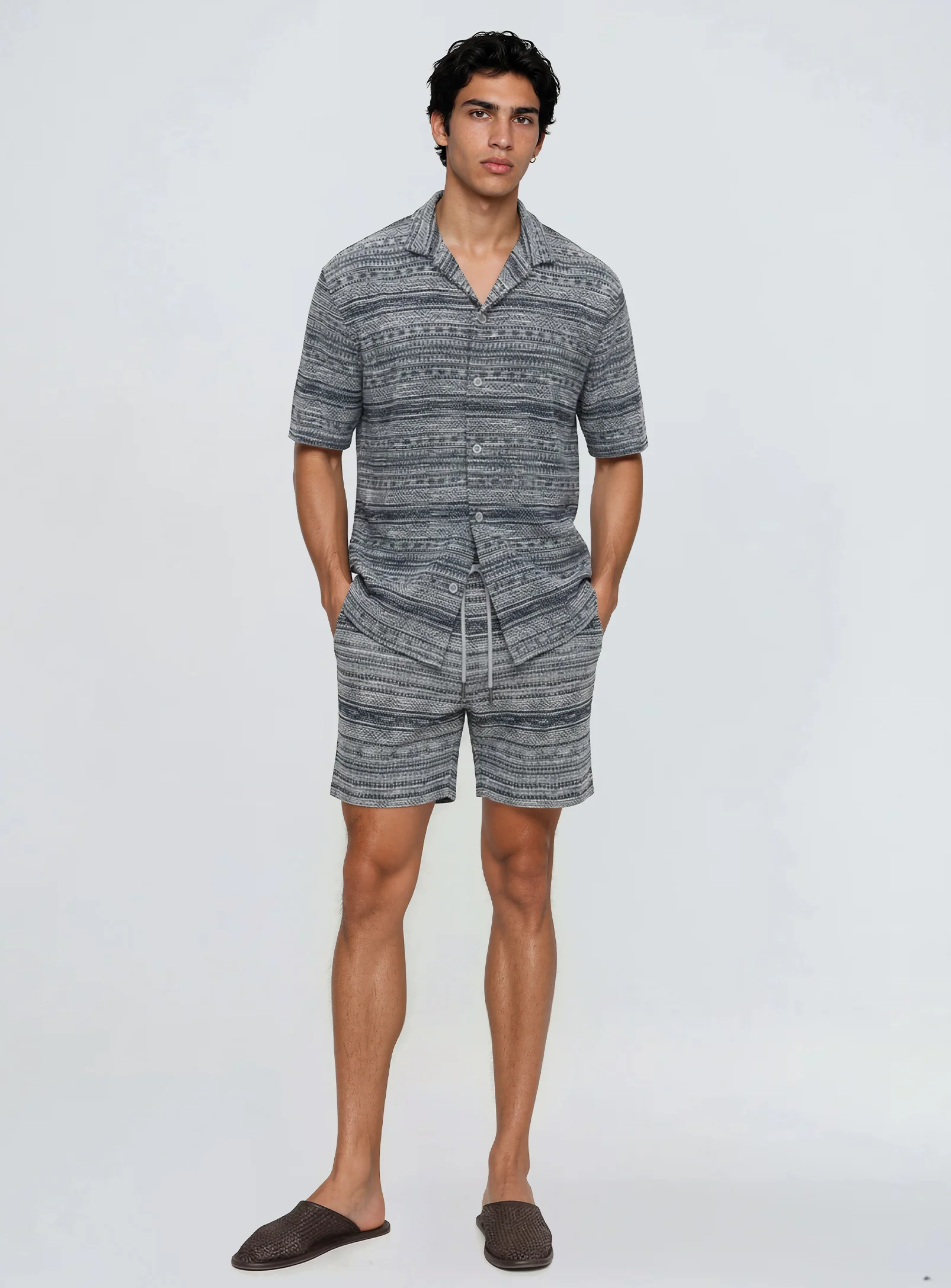 RAYN | Textured Knit Cuban Collar Shirt || RAYN | Chemise en maille texturée à col cubain - Image 2