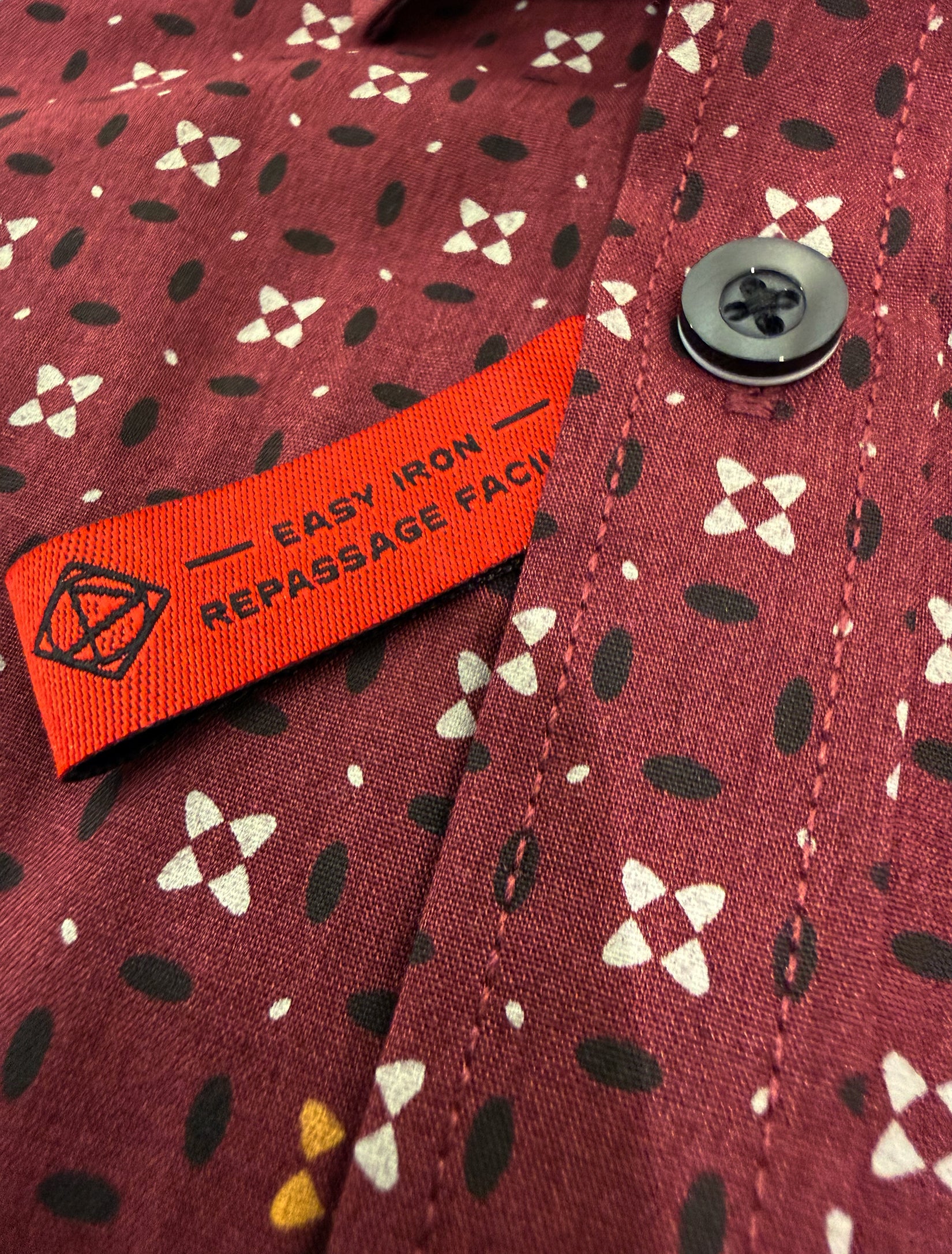 RENZO | Minimal Print Shirt || RENZO | Chemise à Imprimé - Image 3