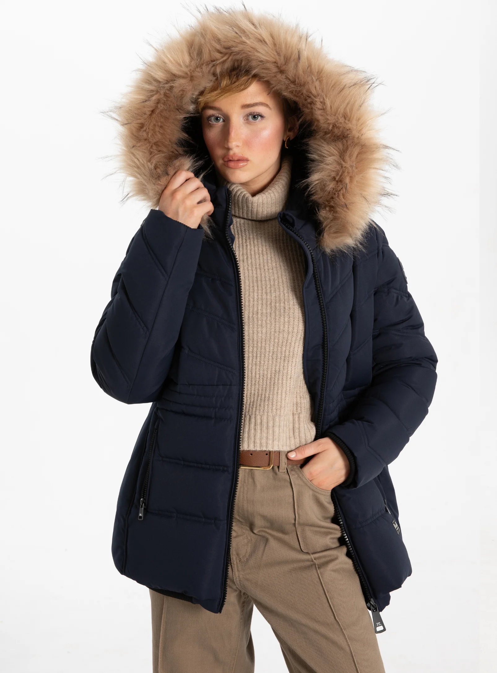 STELLINA | Chevron Quilting Bomber || STELLINA | Bomber avec bordure en fourrure - Image 30