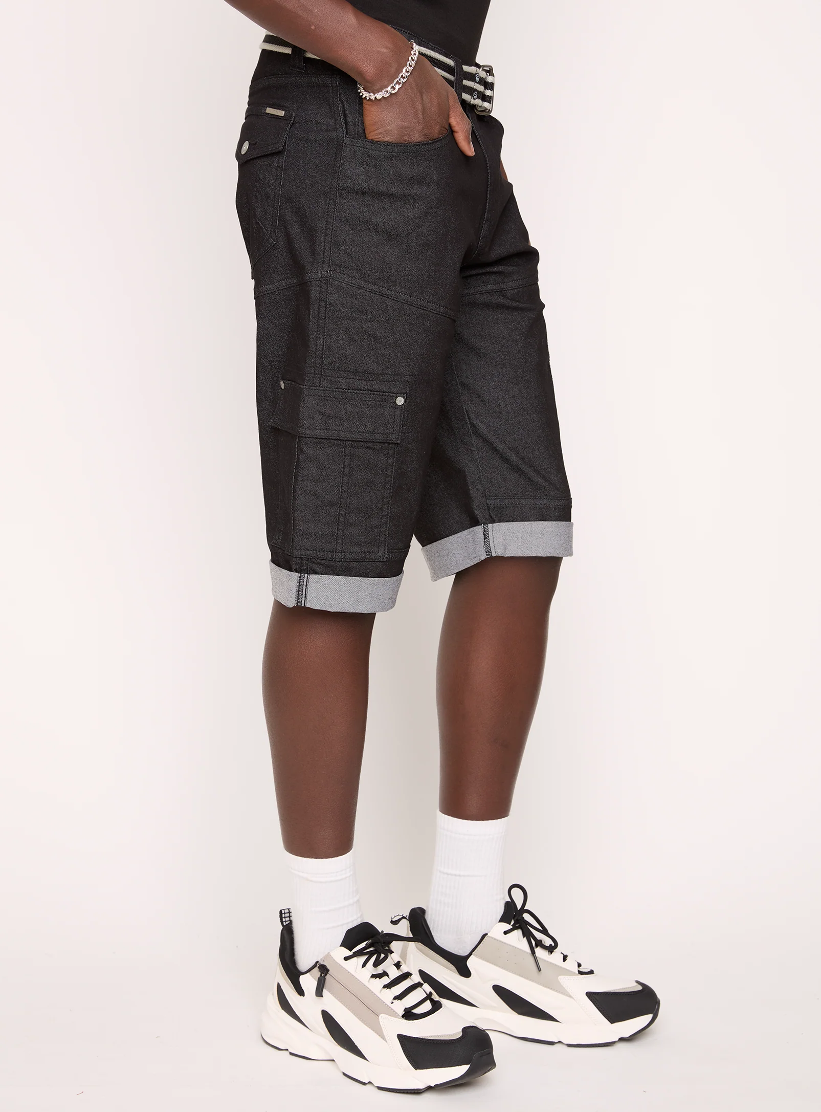 TOLGA | 2-TONE STRETCH DENIM CAPRI WITH BELT || TOLGA | CAPRI EN DENIM STRETCH 2 TONS AVEC CEINTURE - Image 24