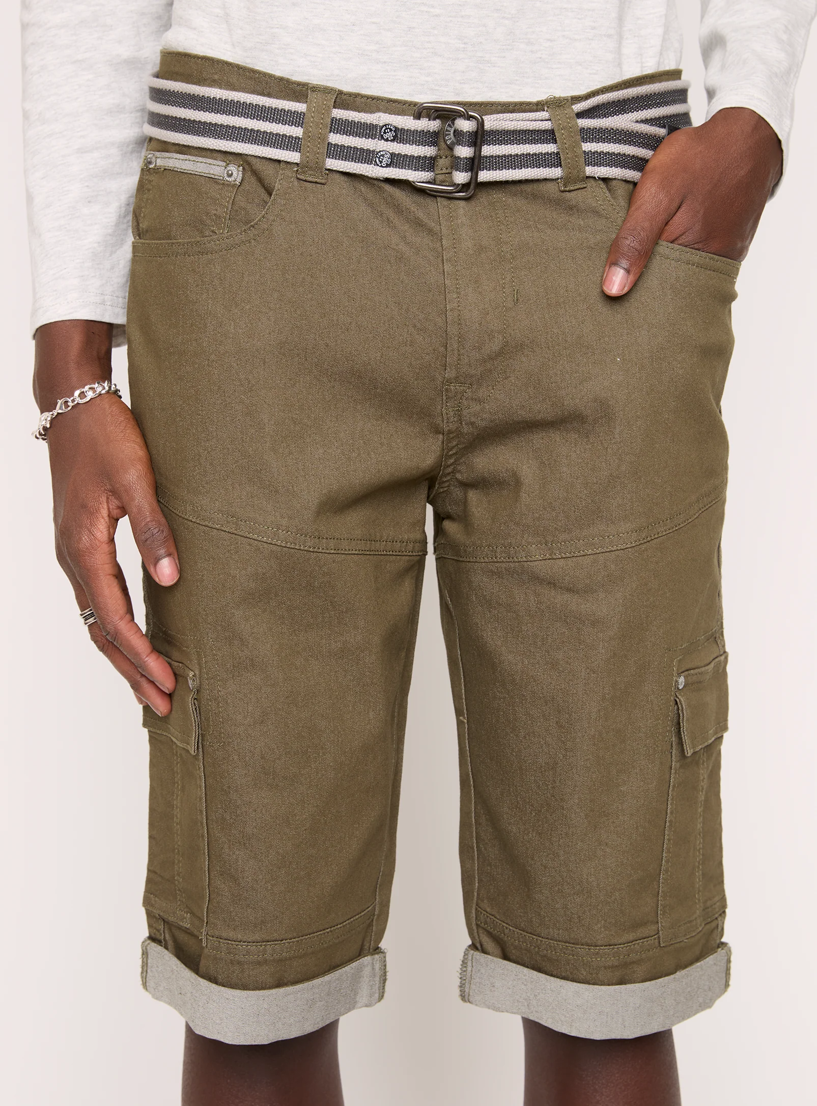 TOLGA | 2-TONE STRETCH DENIM CAPRI WITH BELT || TOLGA | CAPRI EN DENIM STRETCH 2 TONS AVEC CEINTURE - Image 5