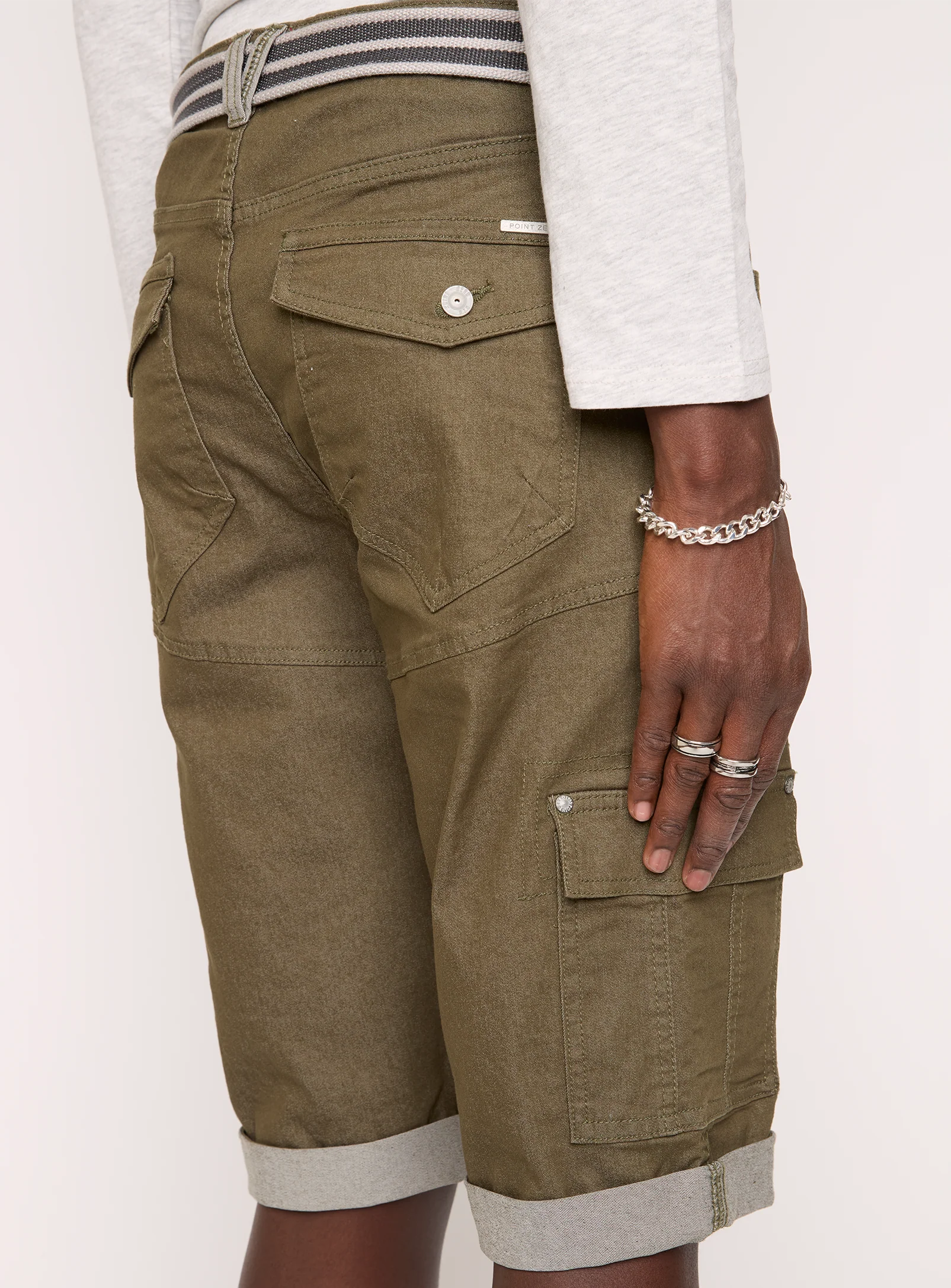 TOLGA | 2-TONE STRETCH DENIM CAPRI WITH BELT || TOLGA | CAPRI EN DENIM STRETCH 2 TONS AVEC CEINTURE - Image 6